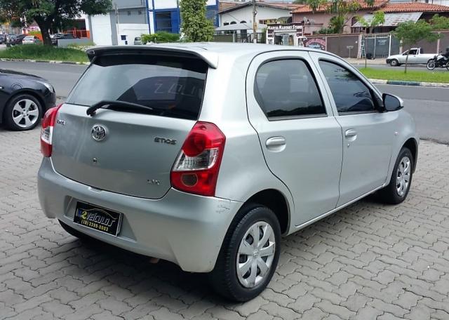ETIOS 1.3 X HATCH FLEX COMPLETO 4P MANUAL 2015 TROCO E FINANCIO - Foto 6