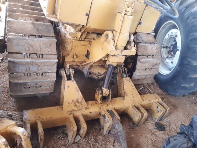 Trator de Esteira AD7B