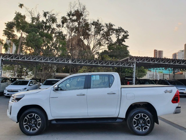 HILUX SRX DIESEL 4X4 AUTOMÁTICA