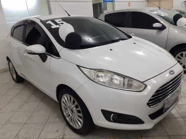 FORD FIESTA 1.6 TITANIUM AUTOMÁTICO