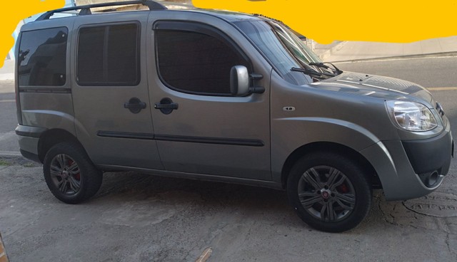 CARRO DOBLO 1.8 BEM CONSERVADO