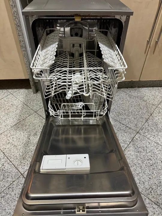 LAVA LOUÇAS em inox usada duas vezes 