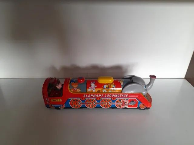 brinquedo locomotiva elefante movimenta sozinho solta fumaça - Foto 2