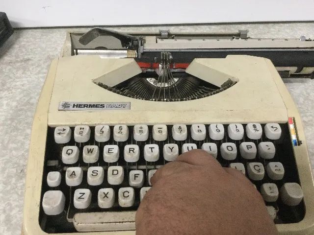 maquina de esquever antiga. - Foto 2
