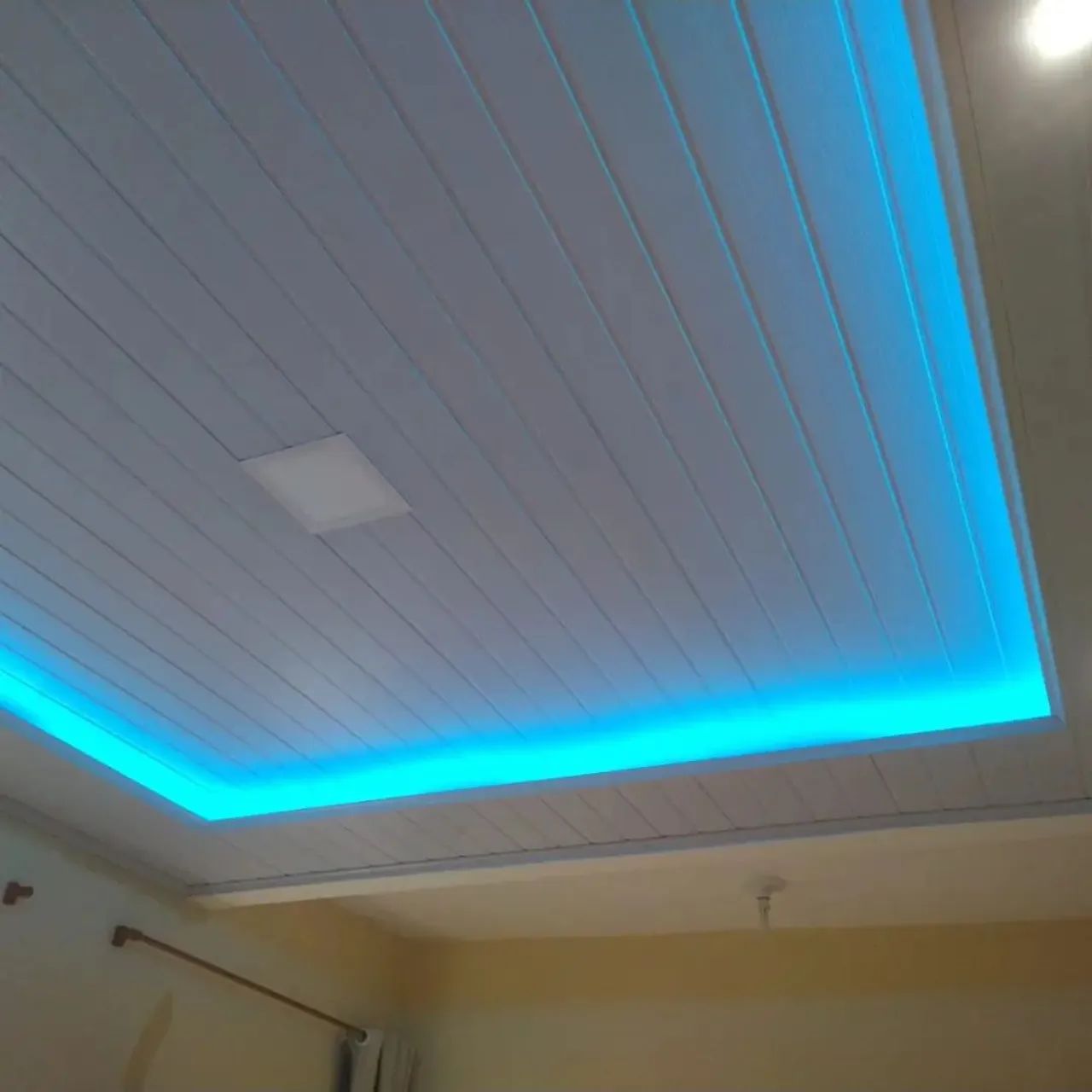 Forro pvc apartir de 70 reias o metro quadrado com material e mão de obra  - Foto 2