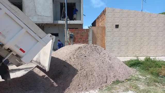 Areia e Brita *Leia o anúncio