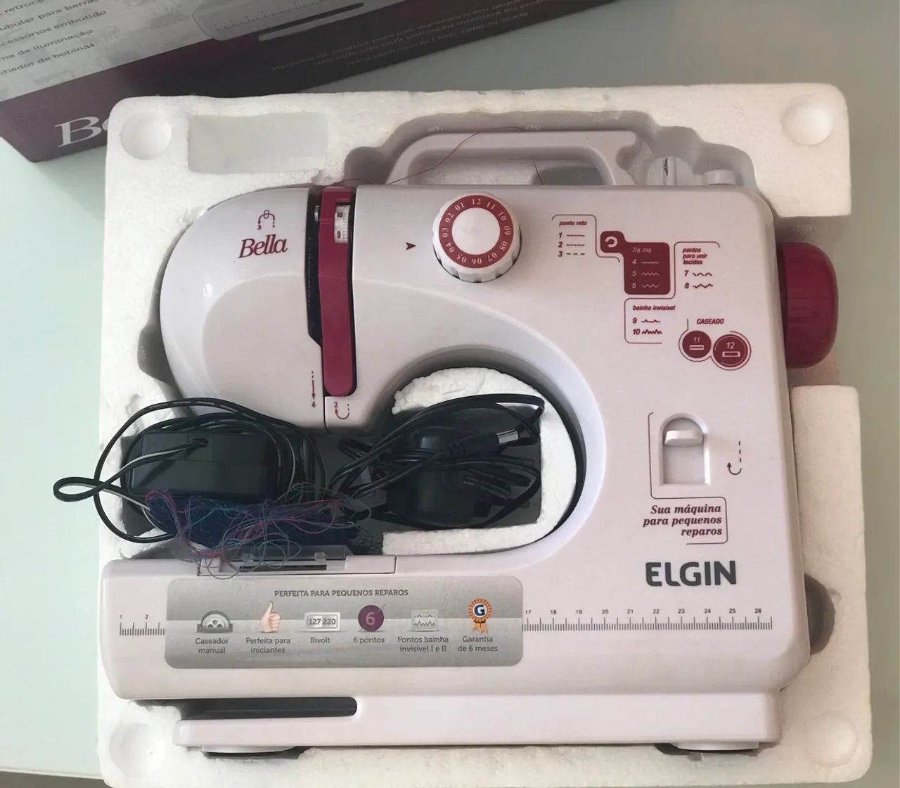 Máquina de Costura Portátil Elgin Bella