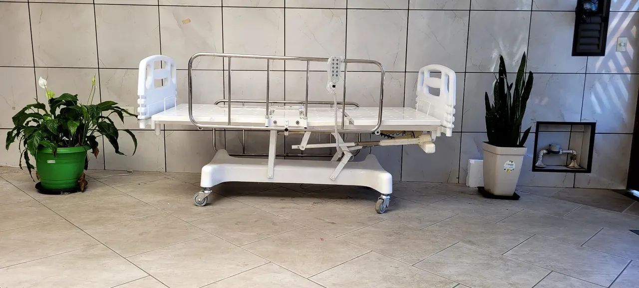 Cama hospitalar elétrica (Vira poltrona) - Foto 2