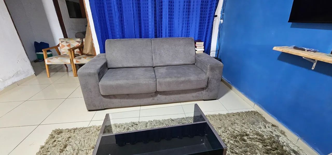 Sofá de 2 lugares cinza