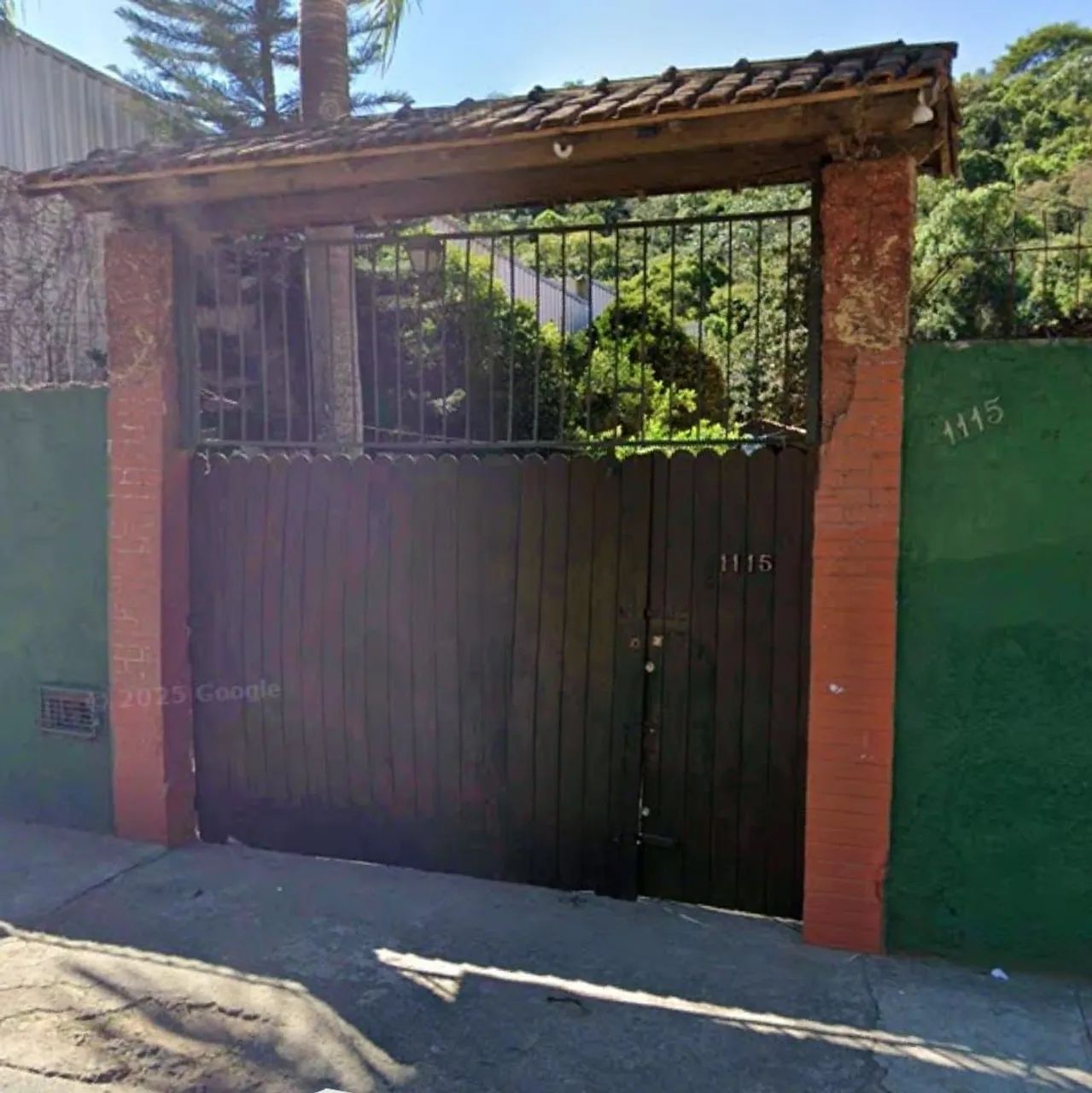 Portao de madeira 
