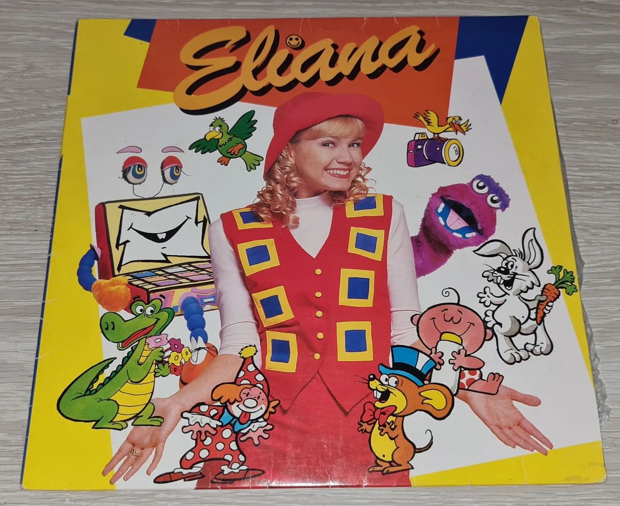LP Eliana 1995 com adesivos 