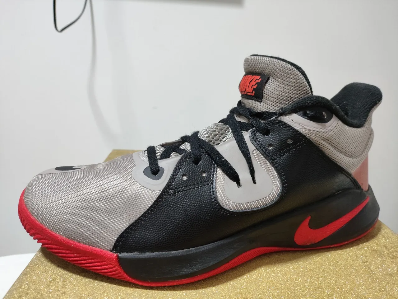 Tênis Nike Fly.By Mid "Enigma Red" (CD0189-006),