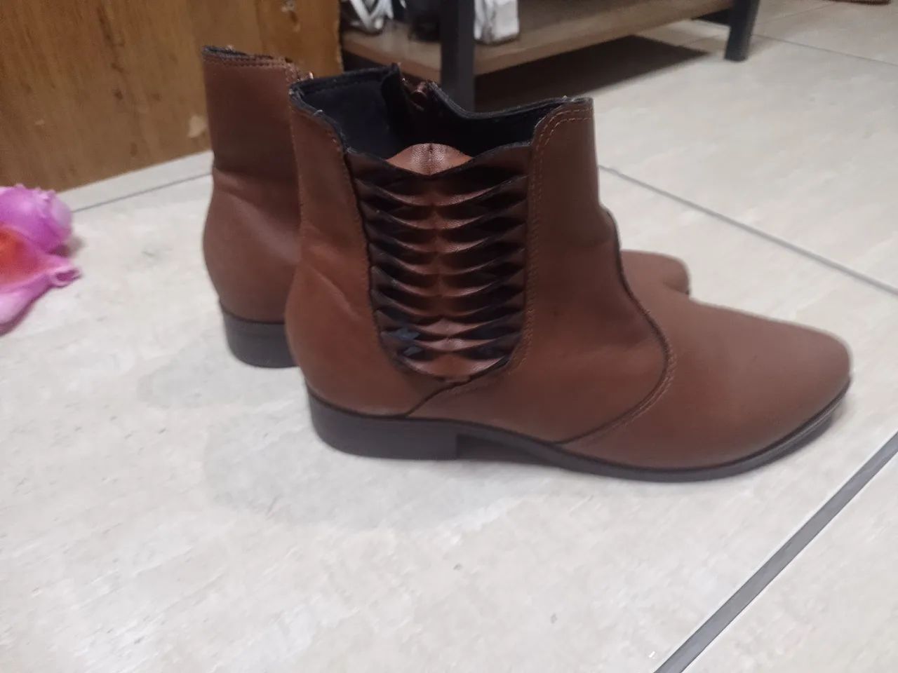 Saltos e bota  - Foto 4