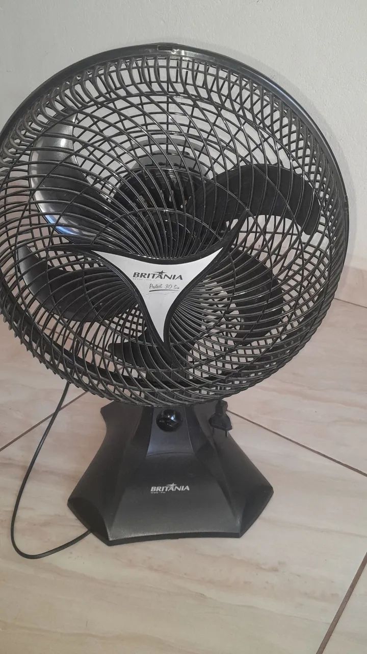 Ventilador de Mesa Britânia Protect 30cm