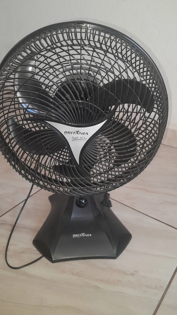 Ventilador de Mesa Britânia Protect 30cm