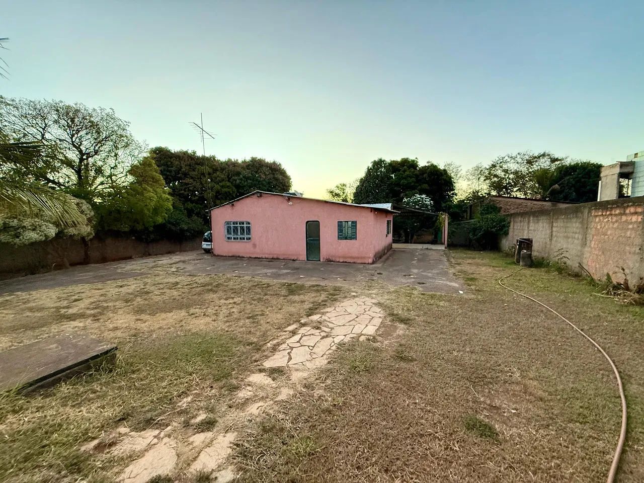 Vendo ou troco casa ponte alta norte DF475 - Foto 2