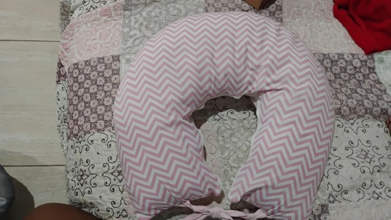 Almofada de Amamentação Chevron Rosa