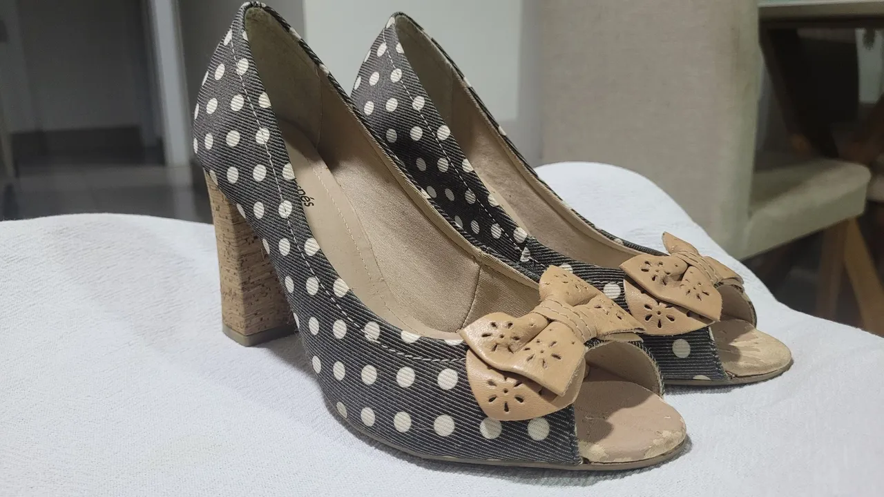 Peep Toe em Poá da Sonho dos Pés só 18!