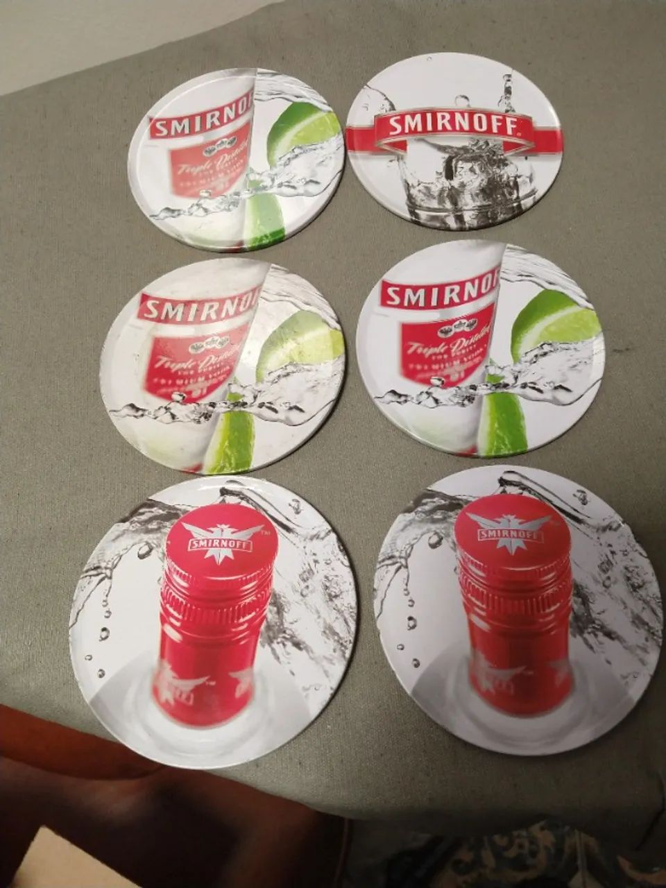 2 Kits Porta Copos c/ Latinhas Personalizadas Vodka Smirnoff - Foto 5