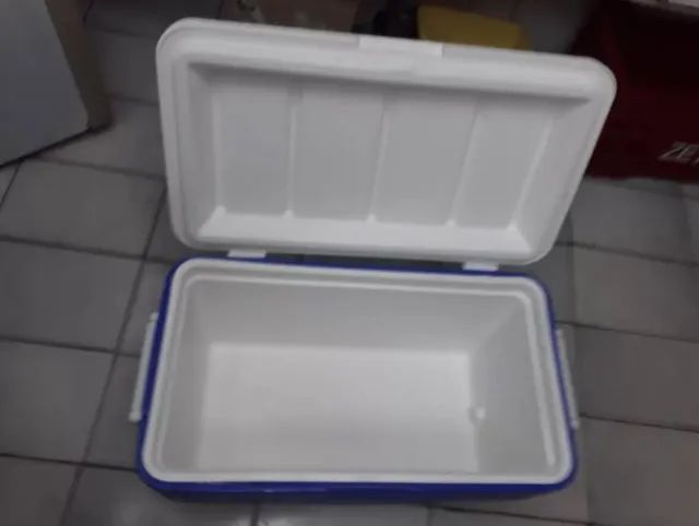 Caixa Térmica Coleman 45,4 Litros (Camping, Pesca e Viagens) - Foto 2