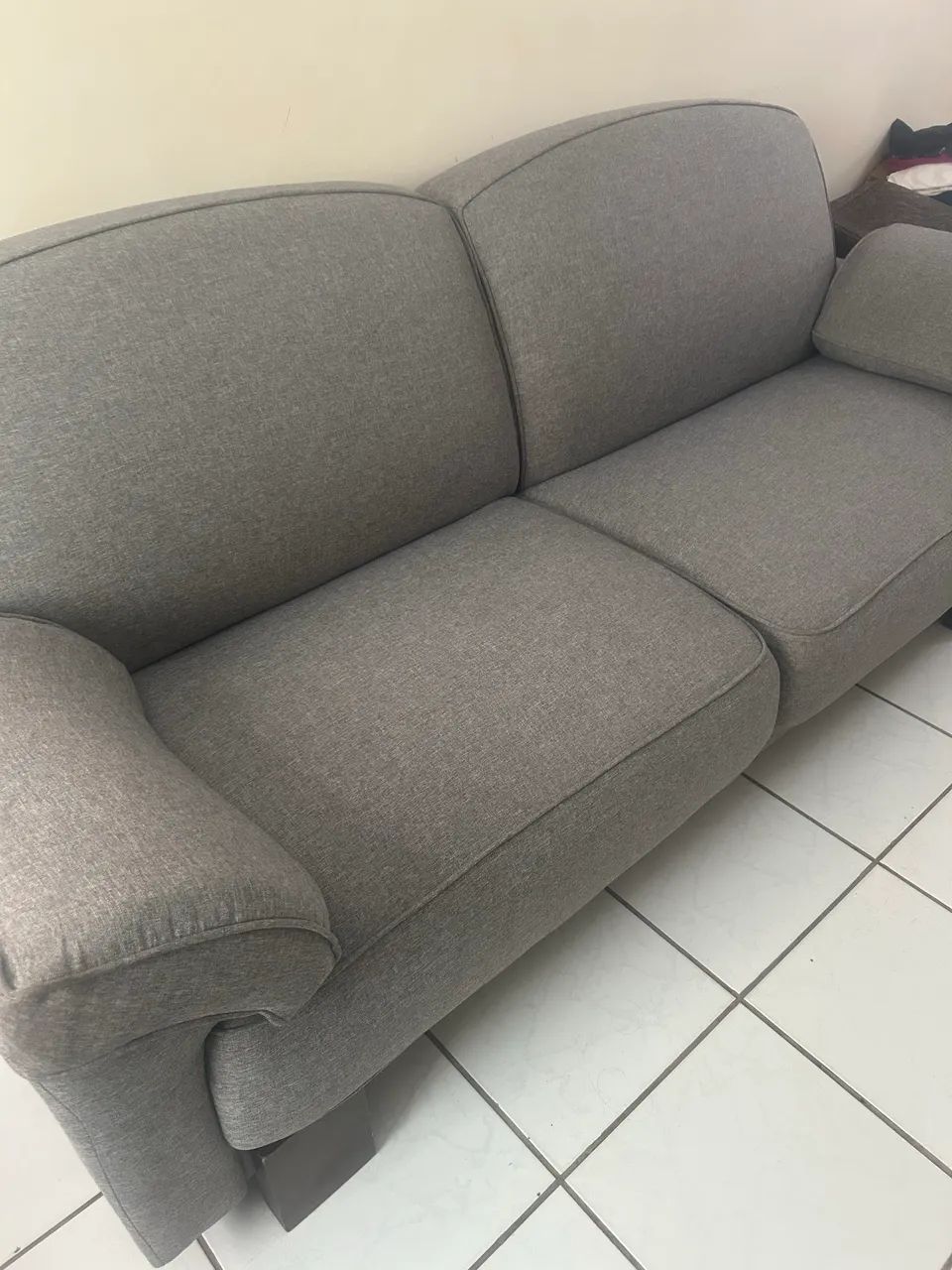 SOFÁ 3 LUGARES SEMI NOVO