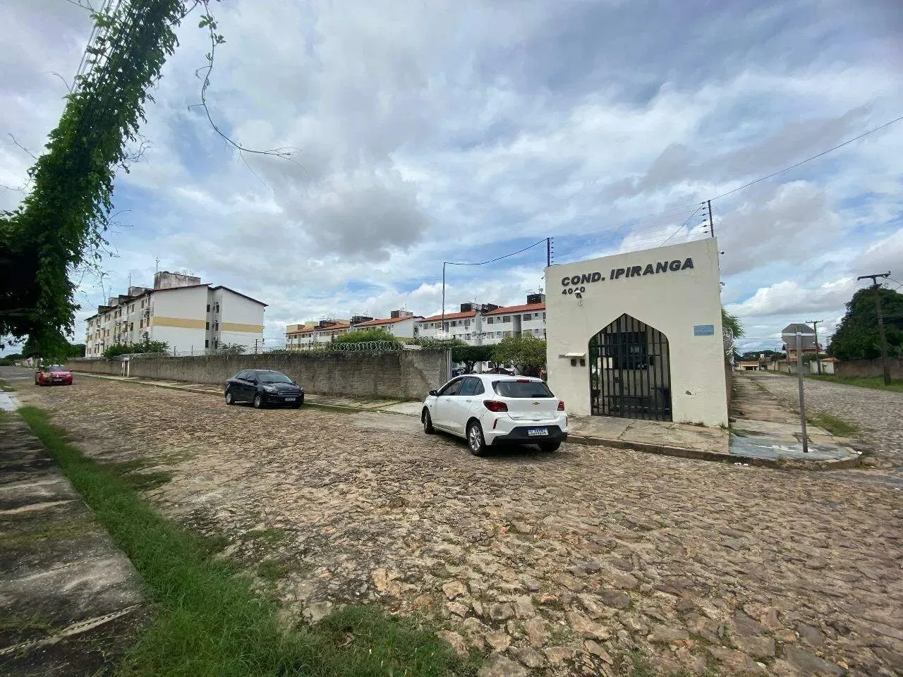 COND. IPIRANGA - BAIRRO: SANTA ISABEL