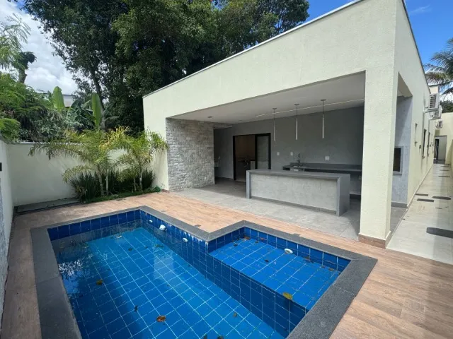 Casa Moderna, 3 suítes,Vicente Pires, Rua 4C com saída para EPTG, condomínio, piscina