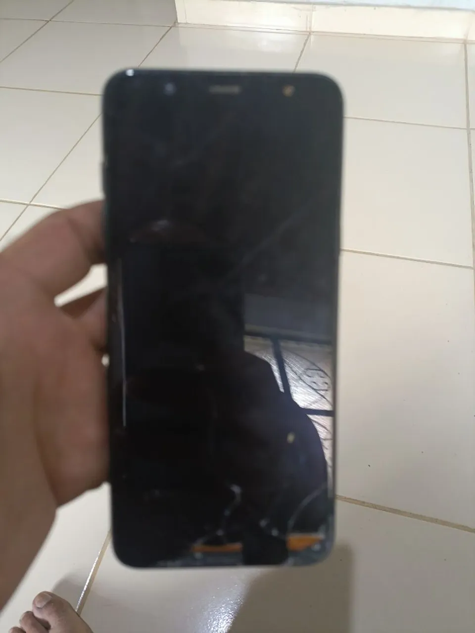 Celulares 2 para troca de tela e um Bom