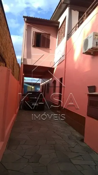 Sobrado à venda em Canoas.