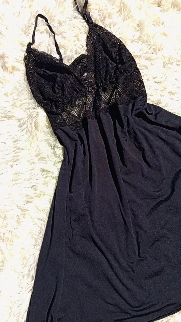 Camisola de renda preta