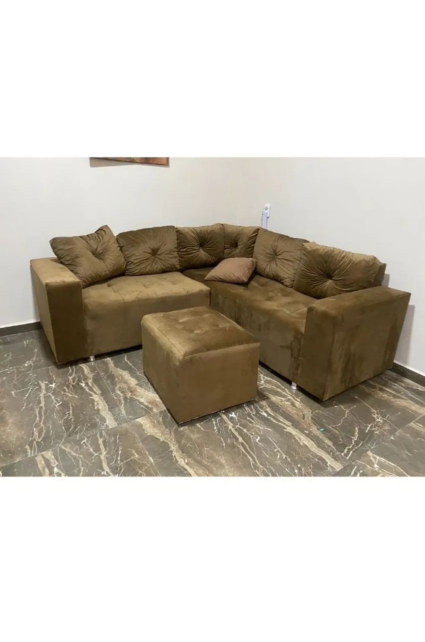 Sofá aveludado, lindo .com entrega grátis.