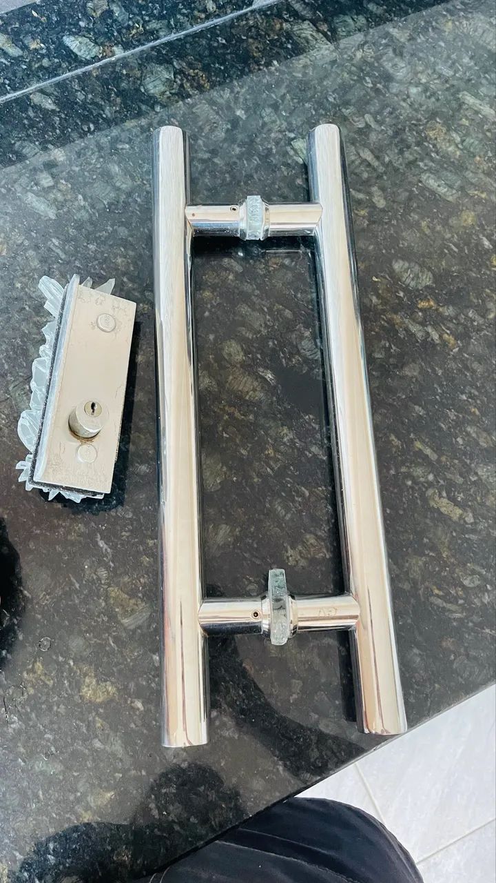 Puxador e fechadura de porta de correr de vidro 