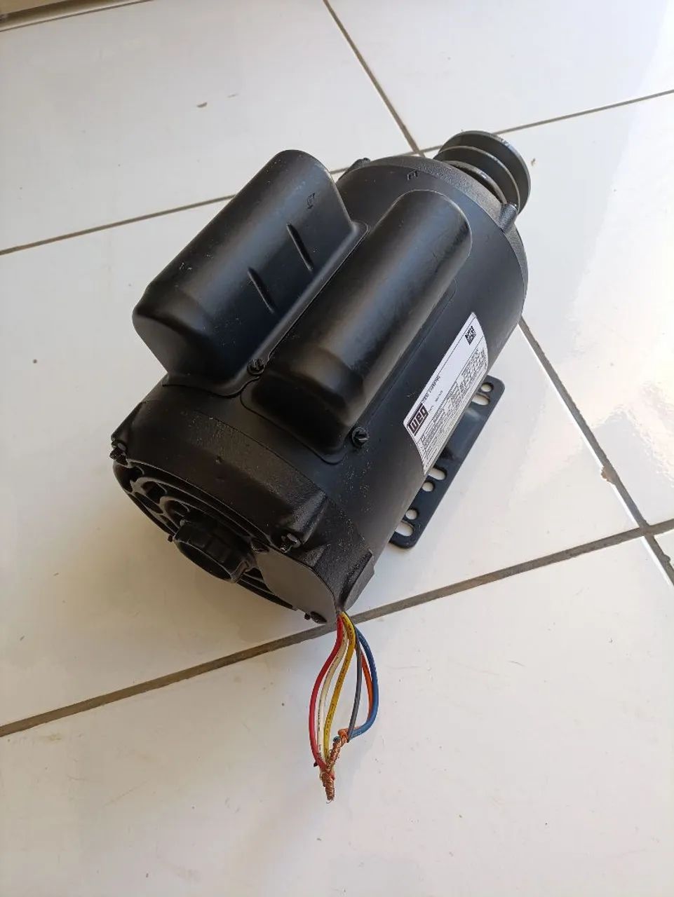 Motor monofásico WEG 3 CV - Foto 4