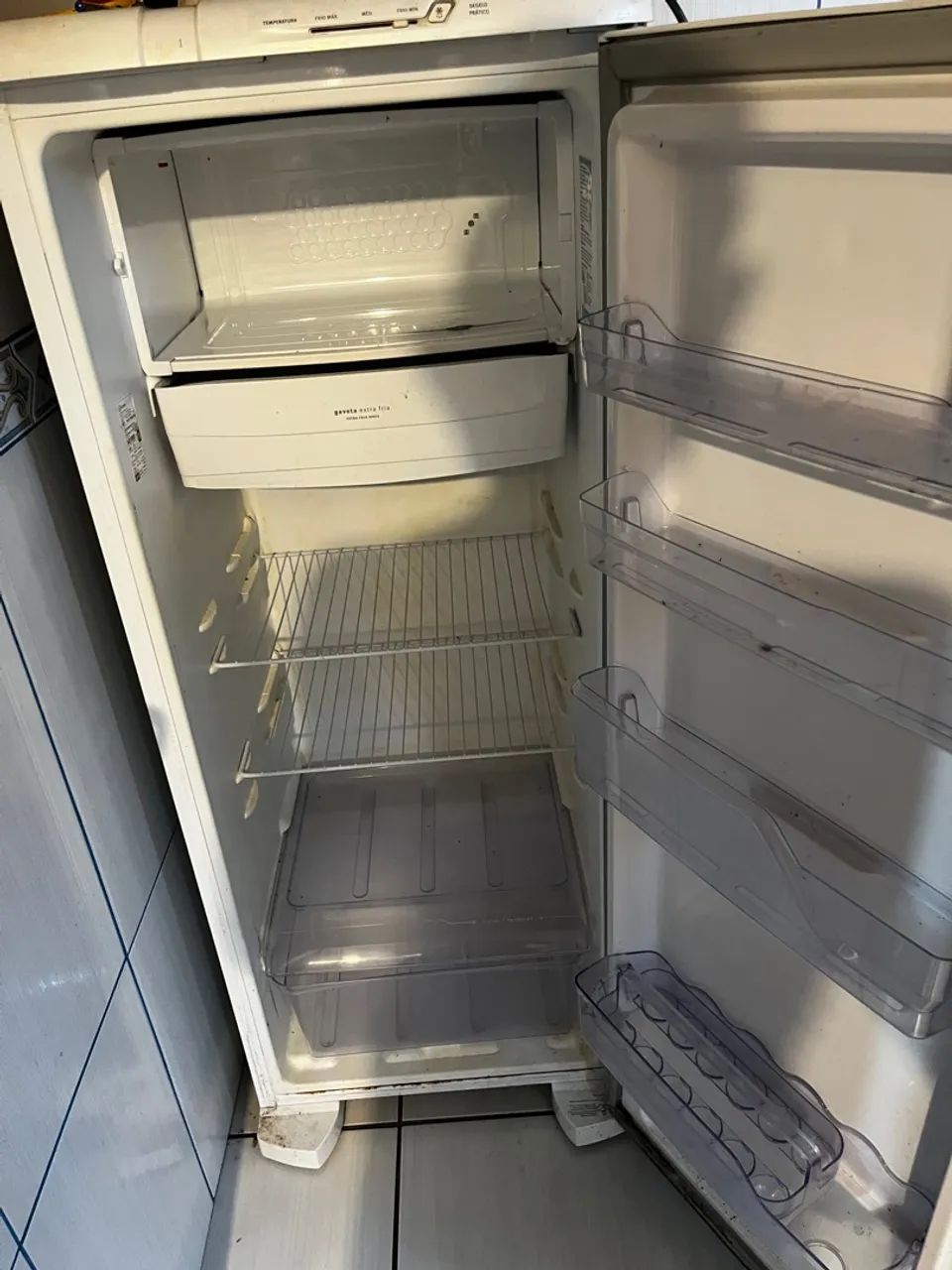 Geladeira sem o compressor, eu tenho mas falta instalar 