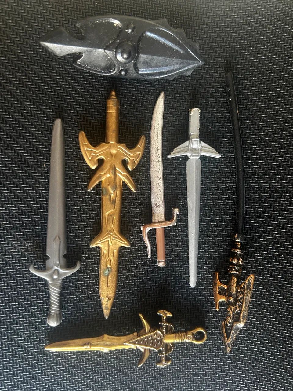 Coleção anos 80 lote acessórios Sectaurs espadas diversas - Foto 4