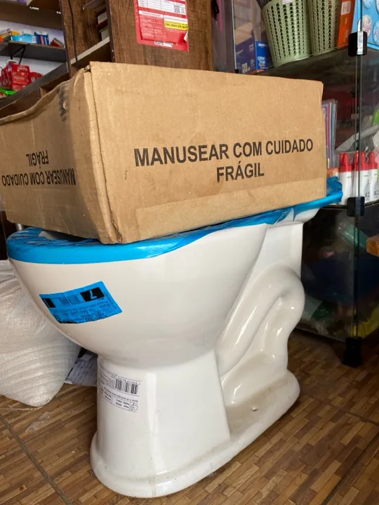 Vaso Sanitário Novo Com Caixa Acoplada