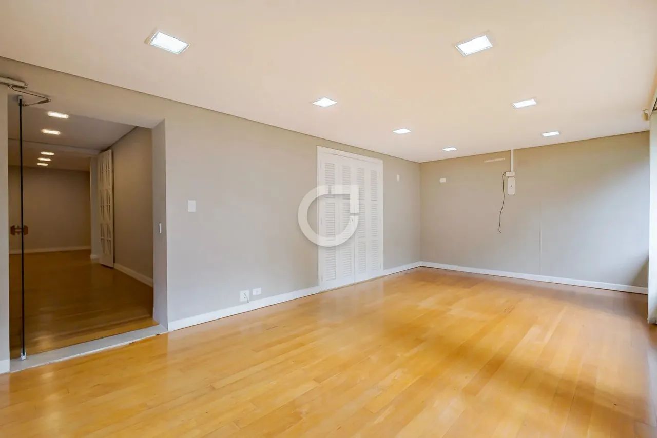 Casa comercial, com 720m² de área construída, 12 salas e estacionamento próprio. - Foto 4