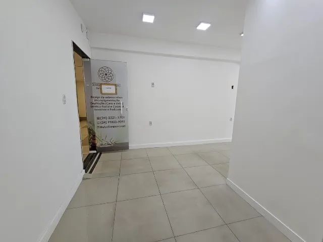 Sala ampla com banheiro e 3 ambientes - Resende Shopping - R$ 1.900,00 - Foto 2