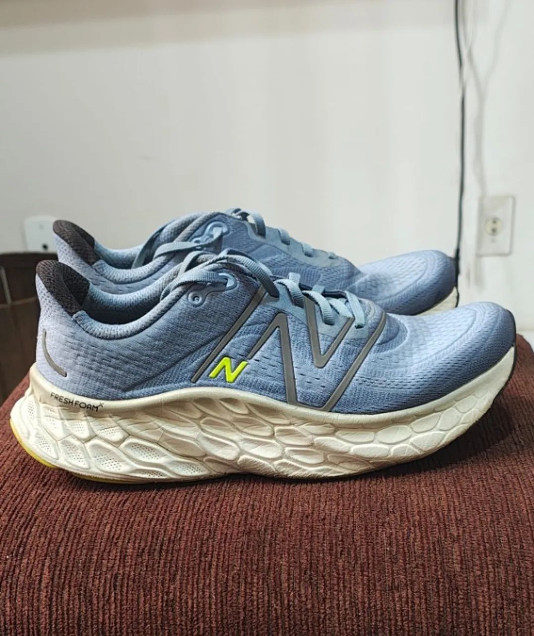 NEW BALANCE MORE V4