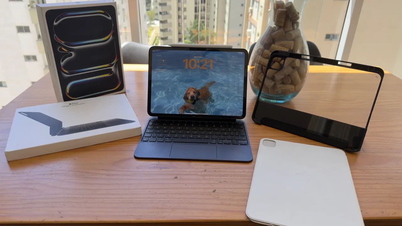 Apple IPad Pro M4 + Magic Keyboard + Pencil Pro + Garantia e outros brindes originais 
