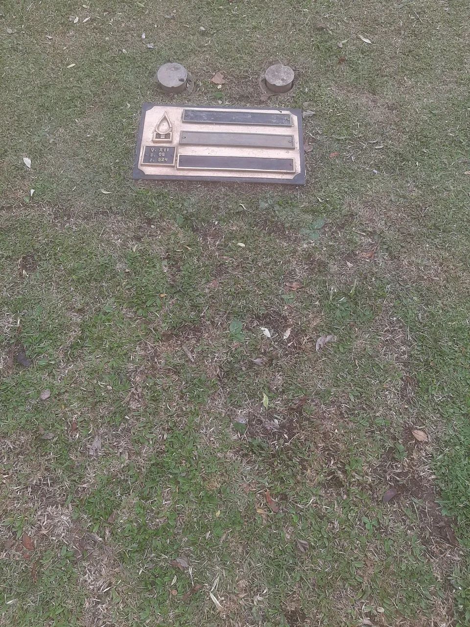 Vendo Jazigo Cemit. Parque Iguaçu com 3 gavetas + lápide sem taxa de transferência.  - Foto 2