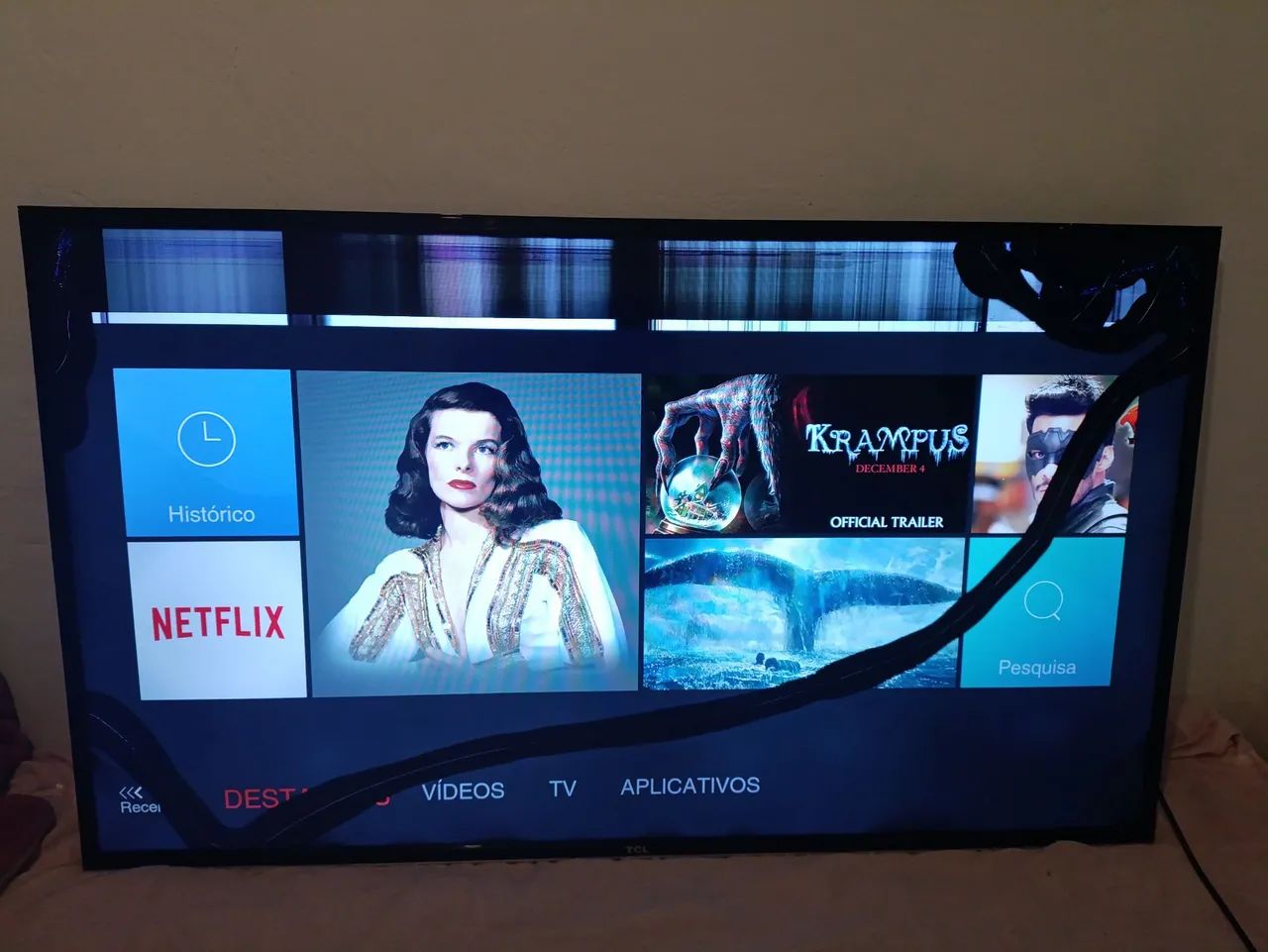 Várias TVs com defeito