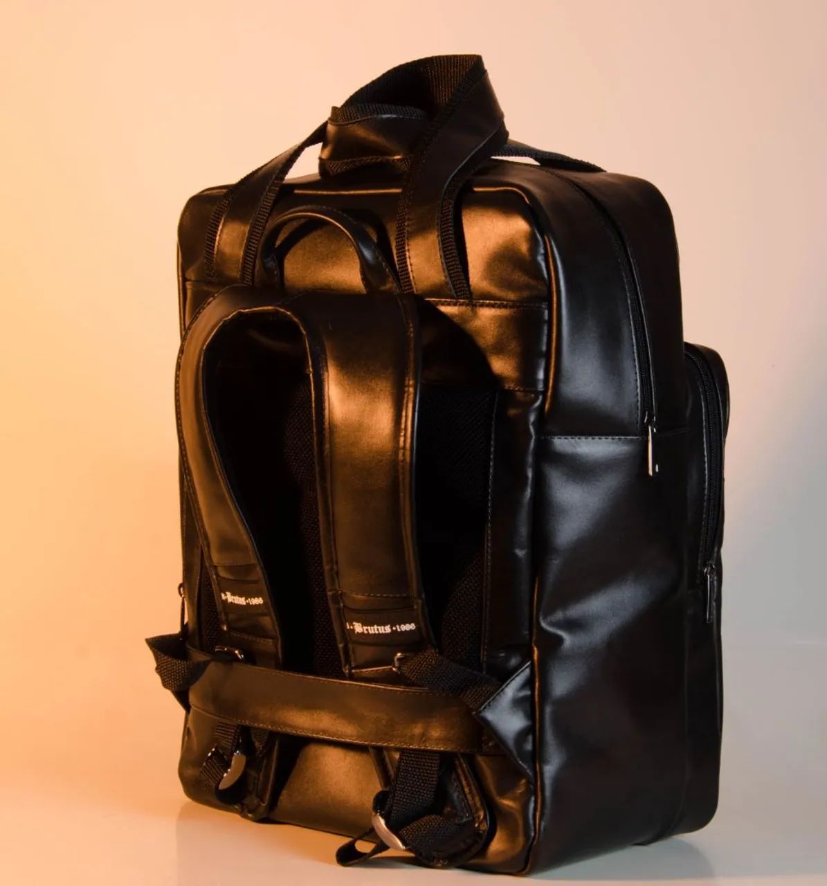 Mochila Executiva de Couro Grande - Foto 4