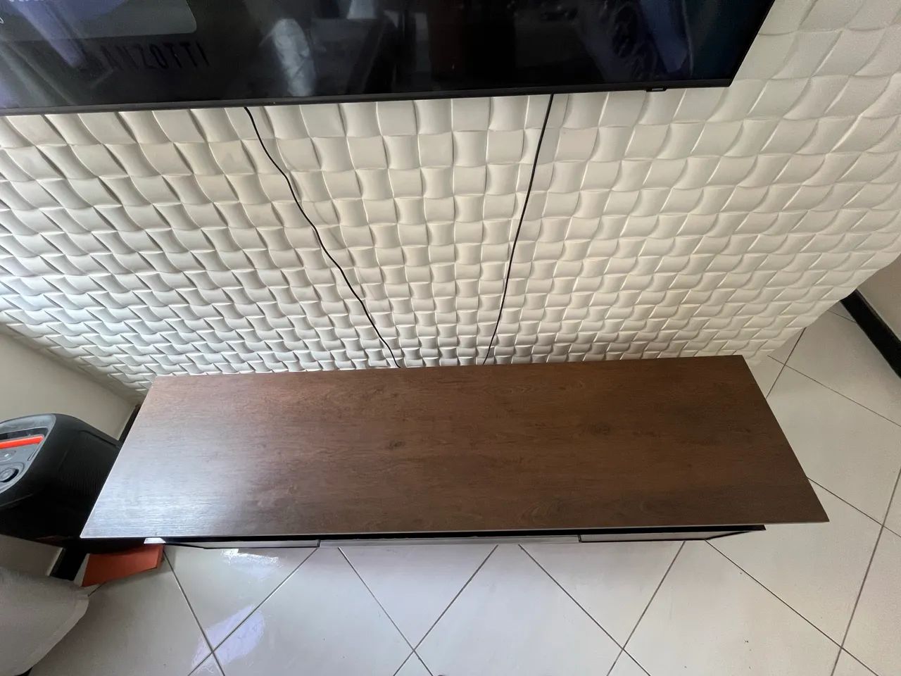 Painel para televisão e base64750824763522121