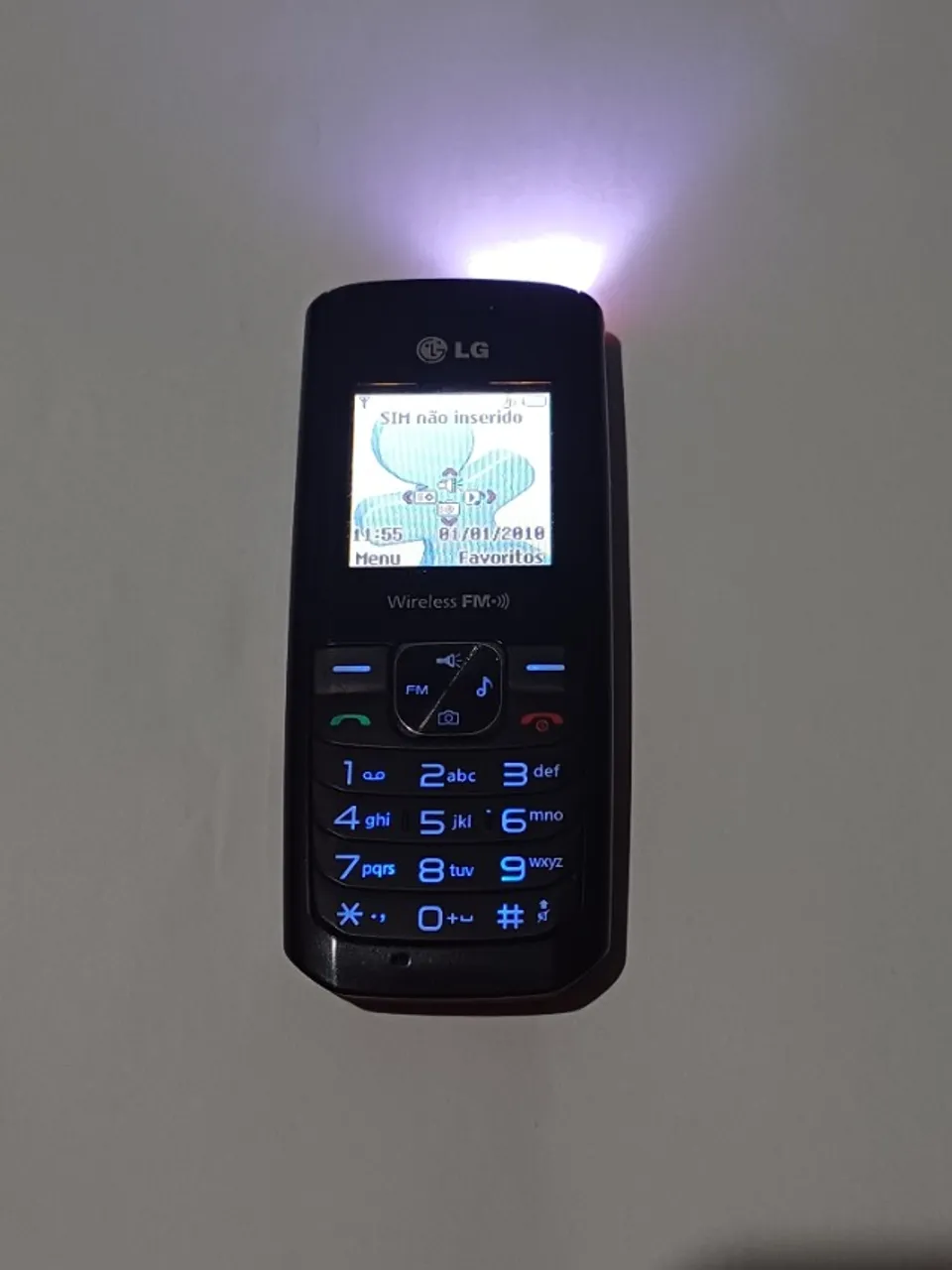 2 x 30,00 Celular LG GS155 com rádio e lanterna