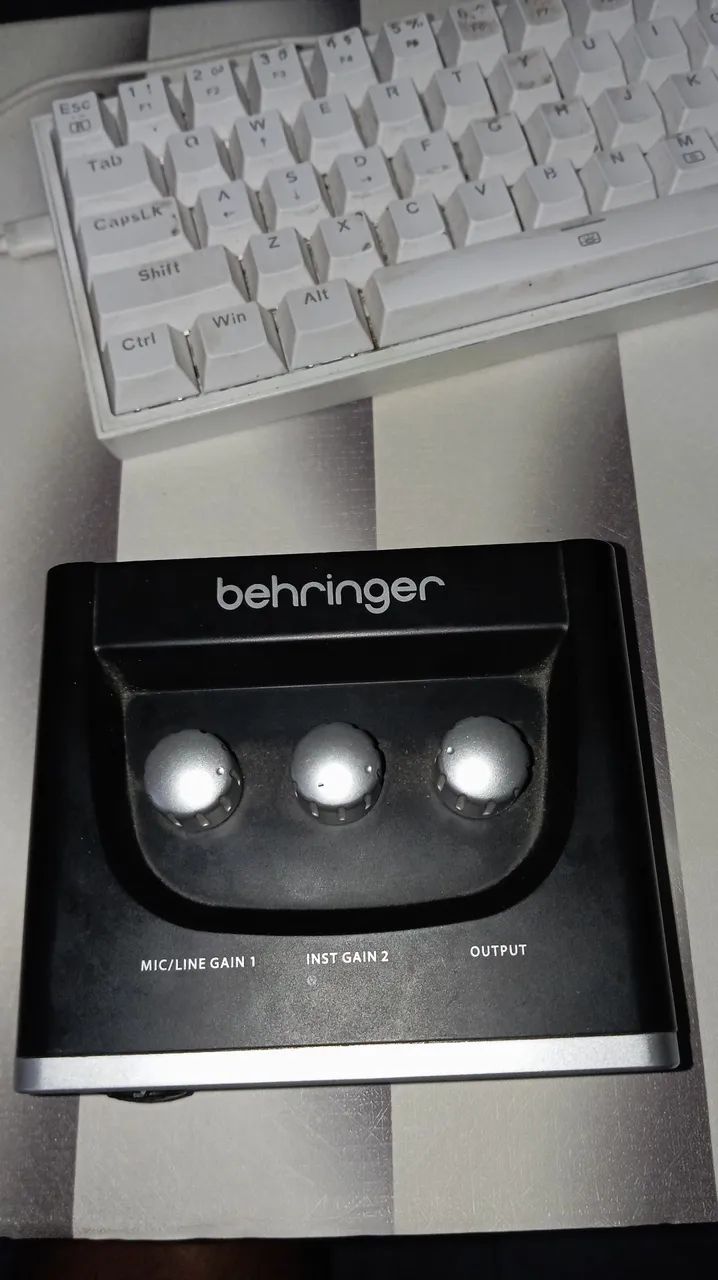 Interface de Áudio U-Phoria UM2 - Foto 3