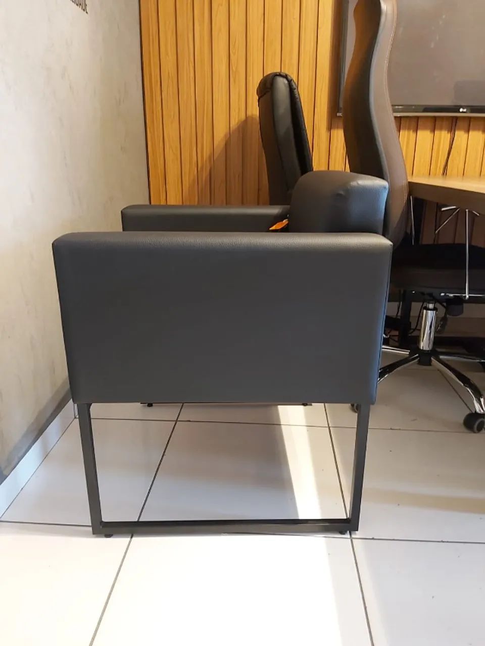 POLTRONA   PARA   ATENDIMENTO   - Foto 2
