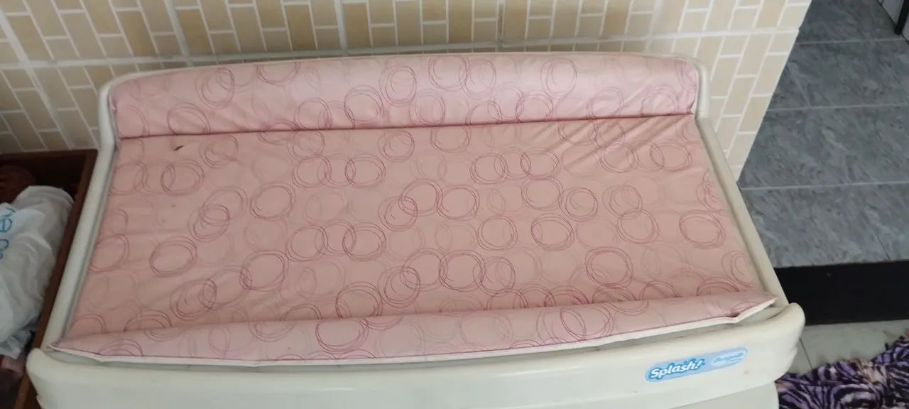 Trocador de bebe e banheira 