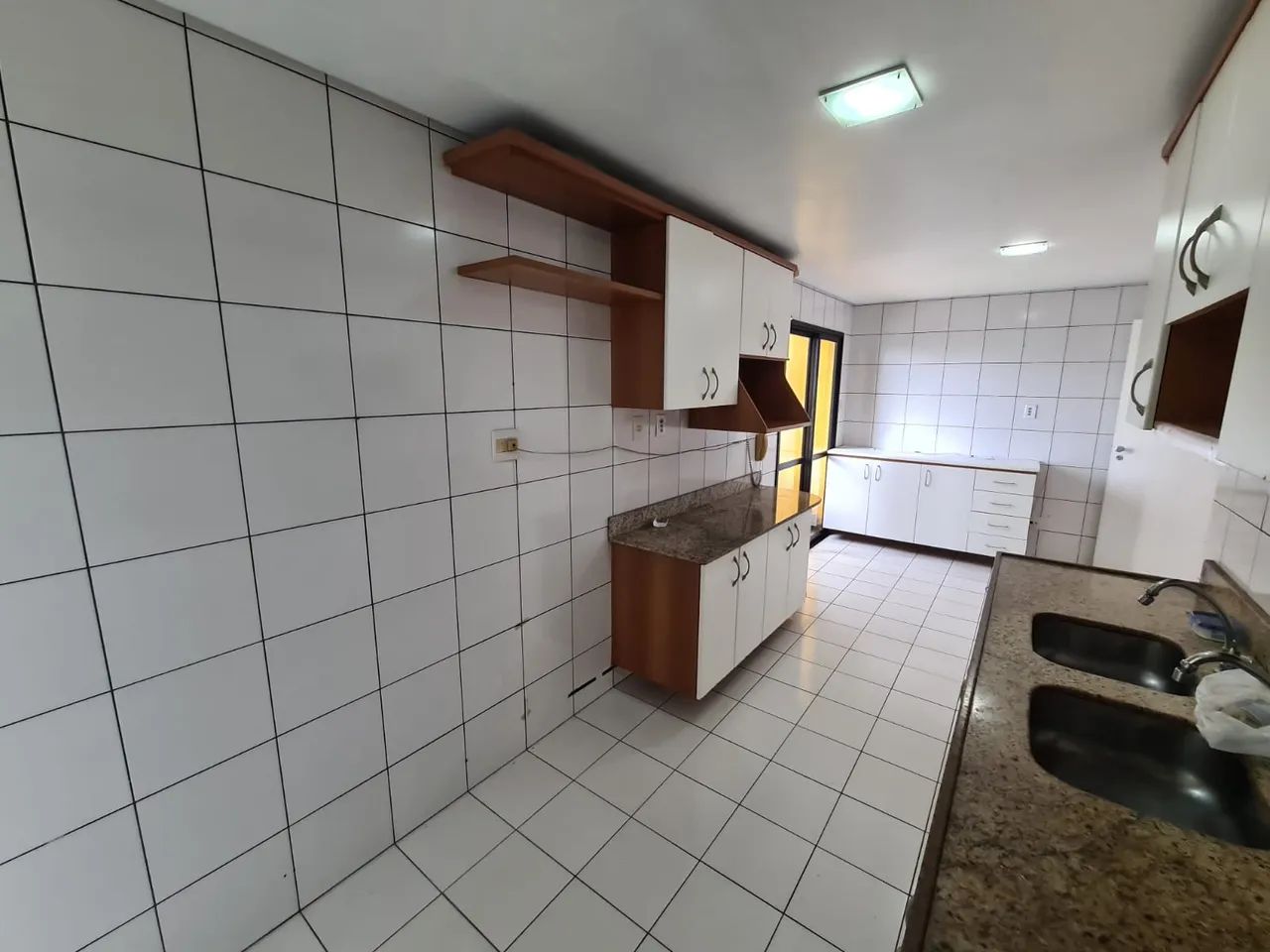 ALTOS DA RECIFE, PARQUE DEZ, COM SALA 2 AMBIENTES, 3 SUÍTES, COM ARMARIOS, CLIMATIZADOS, F - Foto 2