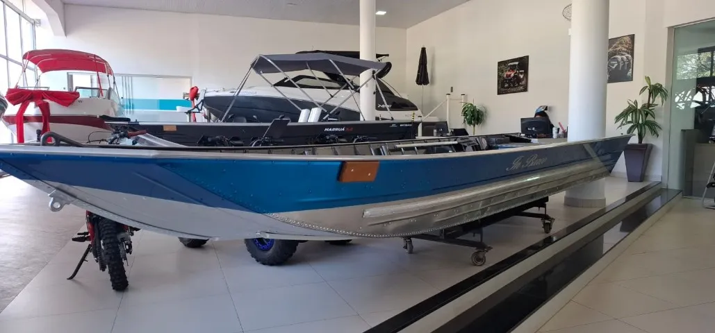 Barco Pesca Pirarara 6 metros